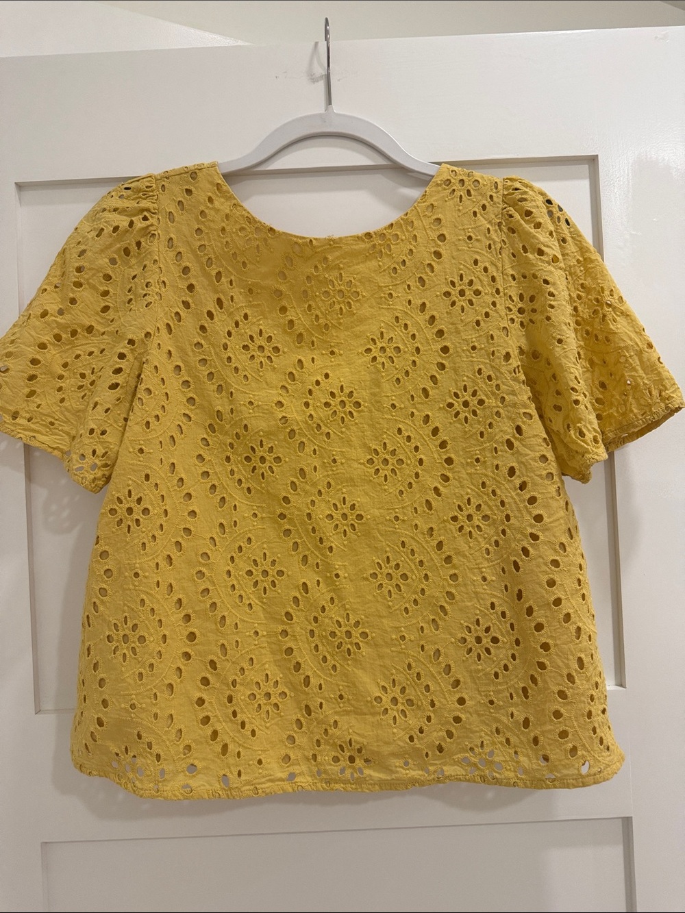 Banana Republic Yellow Eyelet Blouse Women’s Short Sleeve Cotton Top Size SM